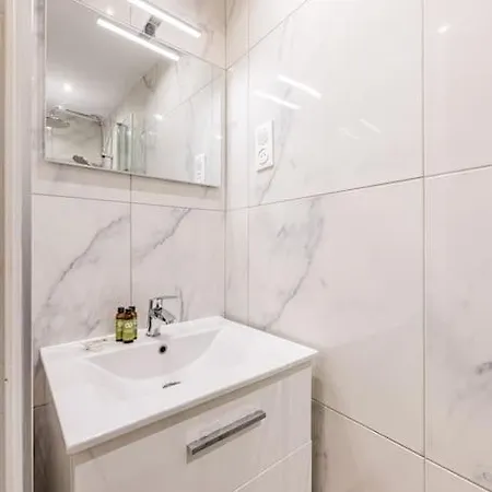 21#studio 2 Pers#bon Marche#st Germain#paris 6 Paryż